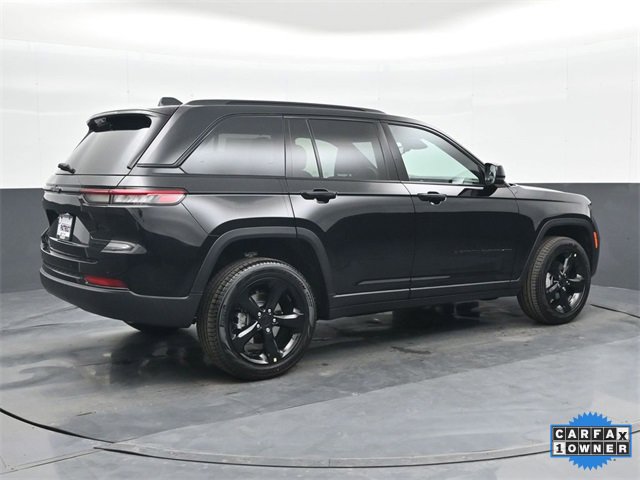 Used 2025 Jeep Grand Cherokee Limited w/ Luxury Tech Group II image 5