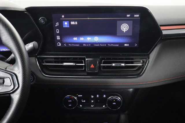Used 2025 Chevrolet TrailBlazer RS w/ Convenience Package FWD image 27