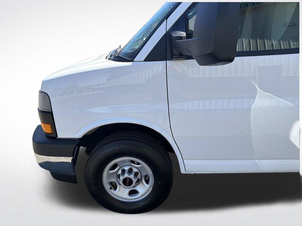 New 2026 GMC Savana 3500 w/ Power Convenience Package RWD image 22