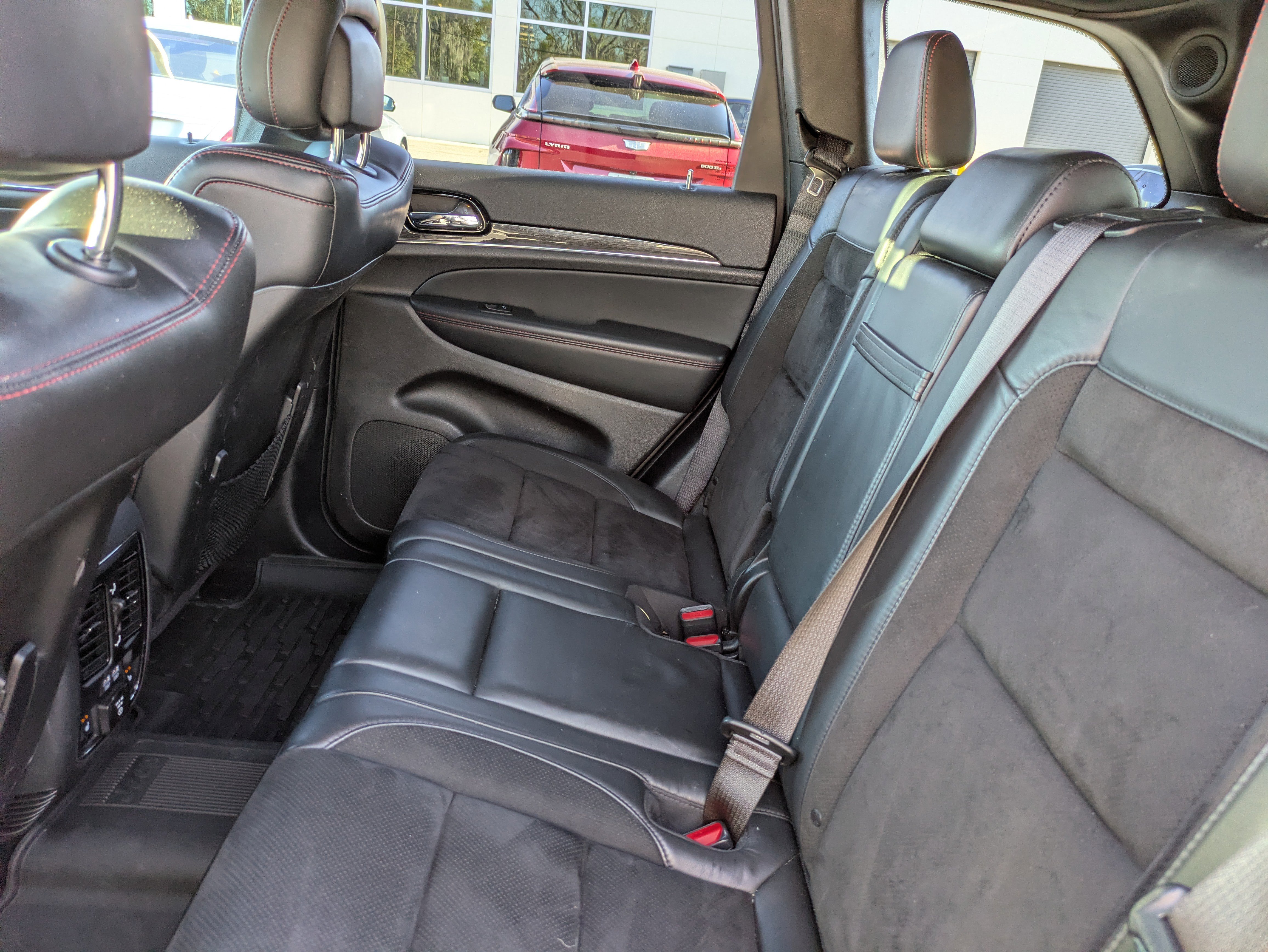 Used 2021 Jeep Grand Cherokee Trailhawk w/ Premium Lighting Group image 16