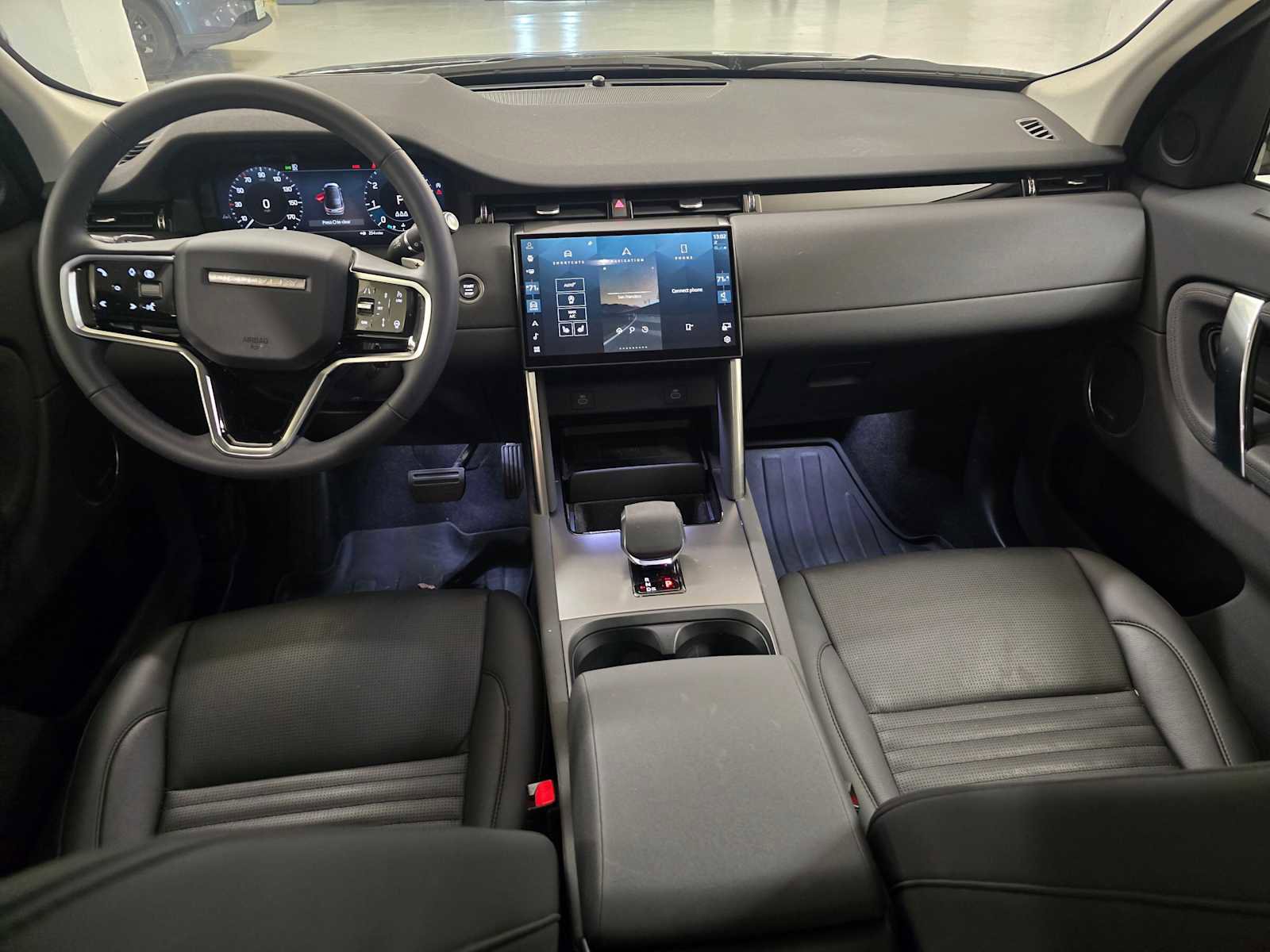 Used 2025 Land Rover Discovery Sport S image 21