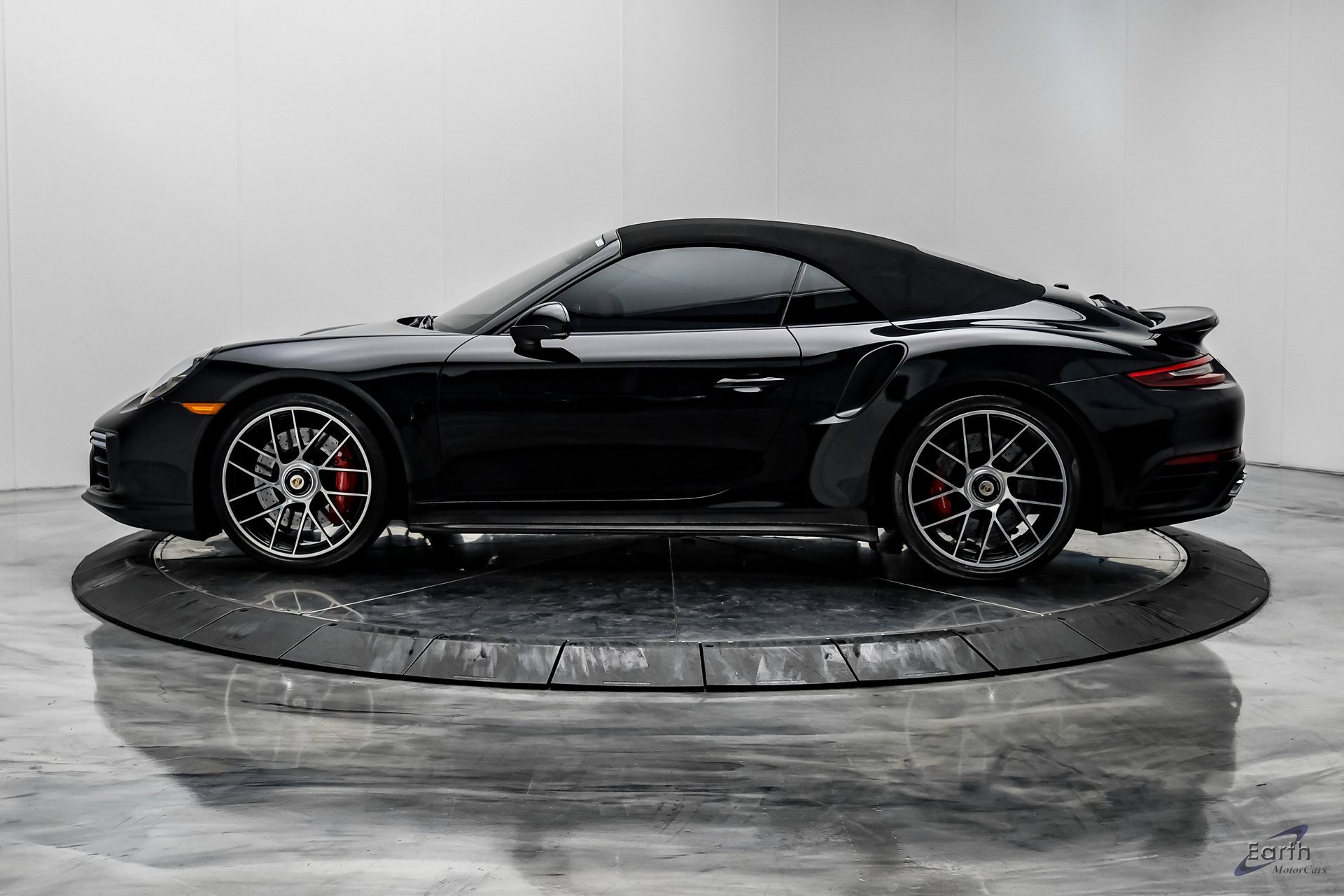 Used 2019 Porsche 911 Turbo image 8