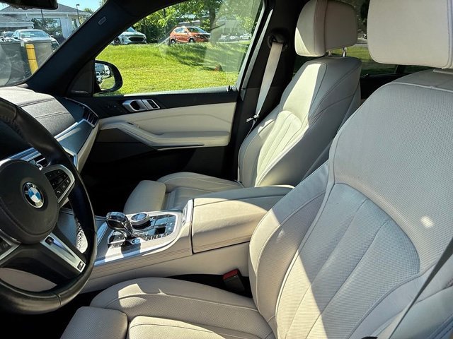 Used 2021 BMW X5 xDrive40i w/ M Sport Package AWD/4WD image 31