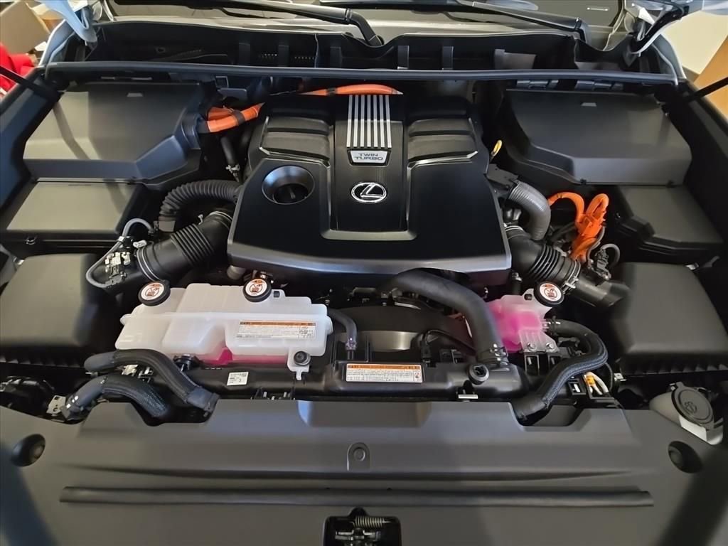 New 2025 Lexus LX 700h Luxury image 11