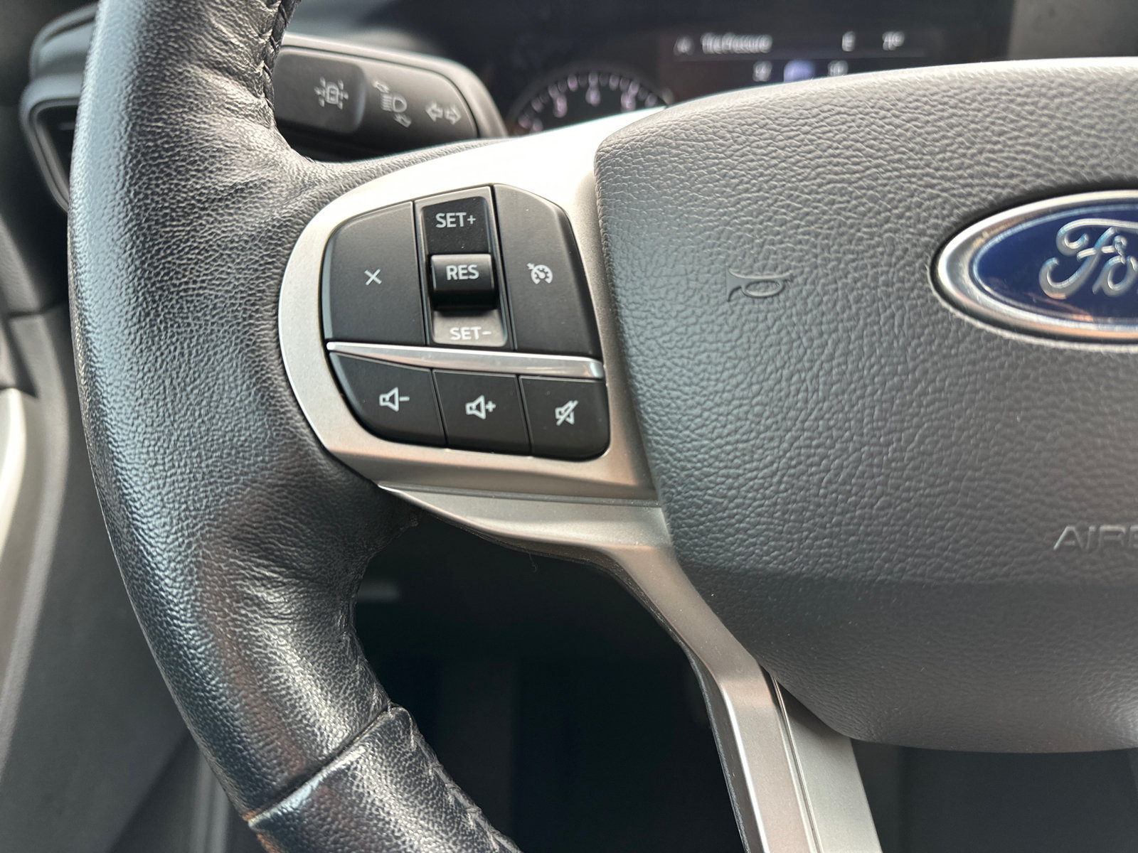 Used 2022 Ford Explorer XLT RWD image 21