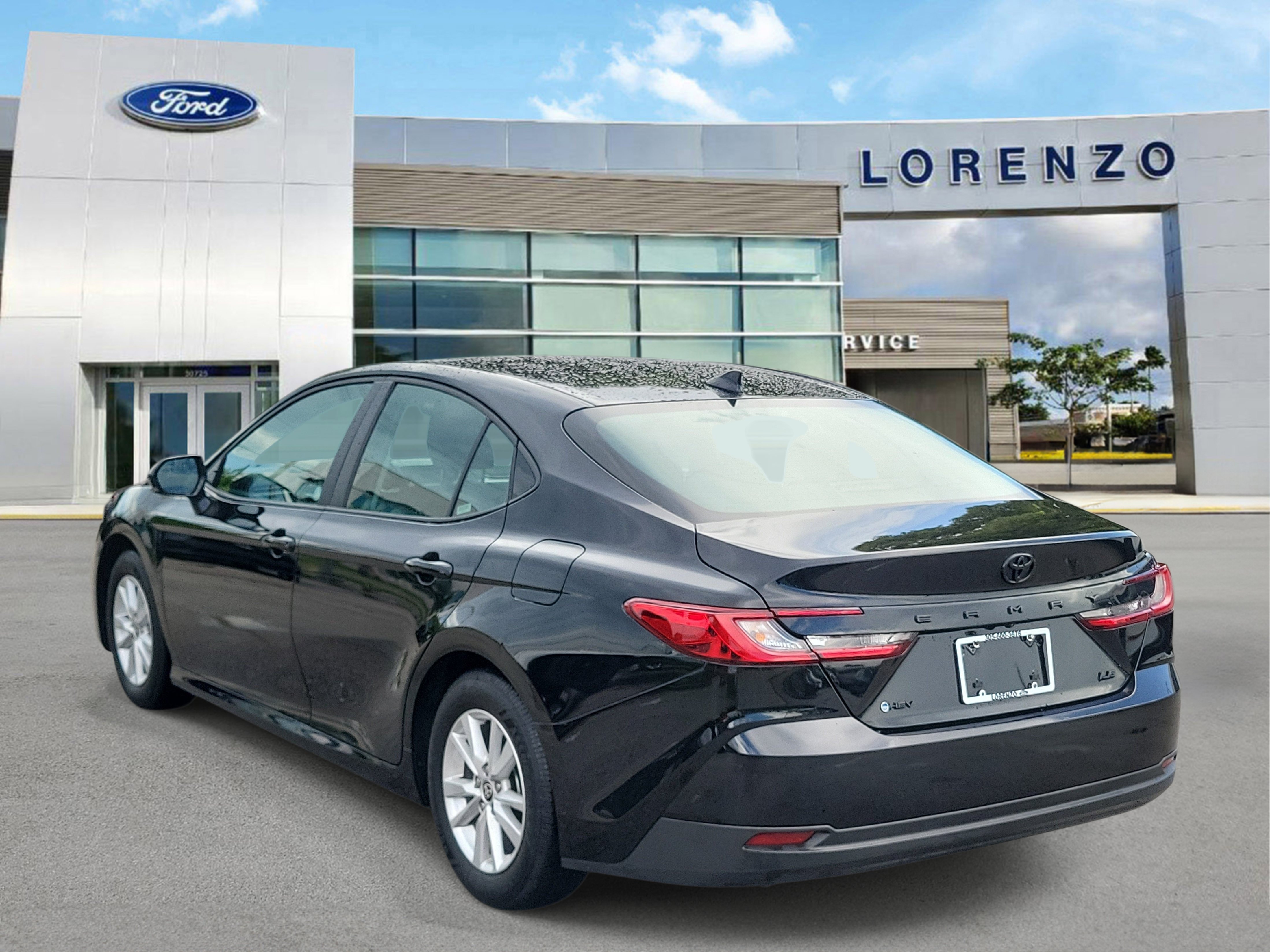 Used 2025 Toyota Camry LE FWD image 7