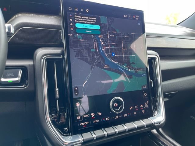 Used 2025 GMC Yukon XL Elevation AWD/4WD image 11