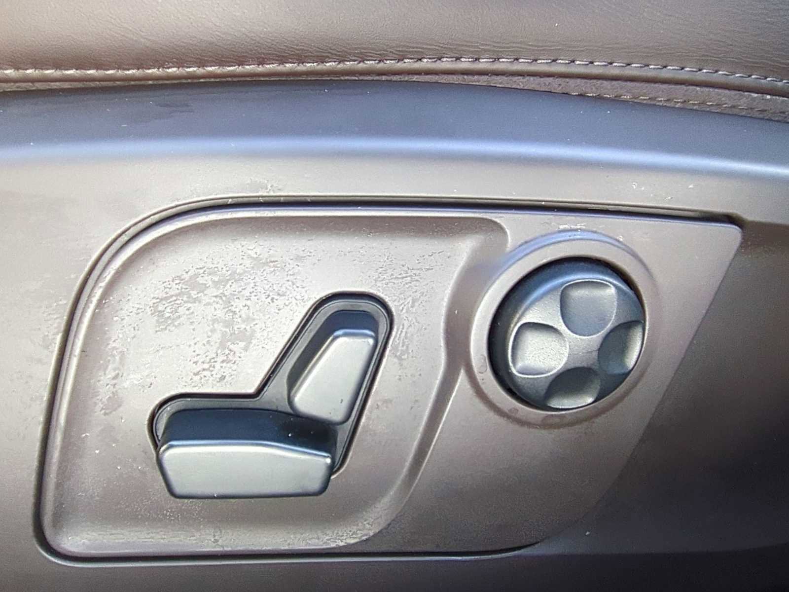 Used 2019 Maserati Levante S GranLusso image 18