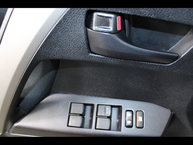 Used 2018 Toyota RAV4 LE w/ All Weather Liner Package AWD/4WD image 17