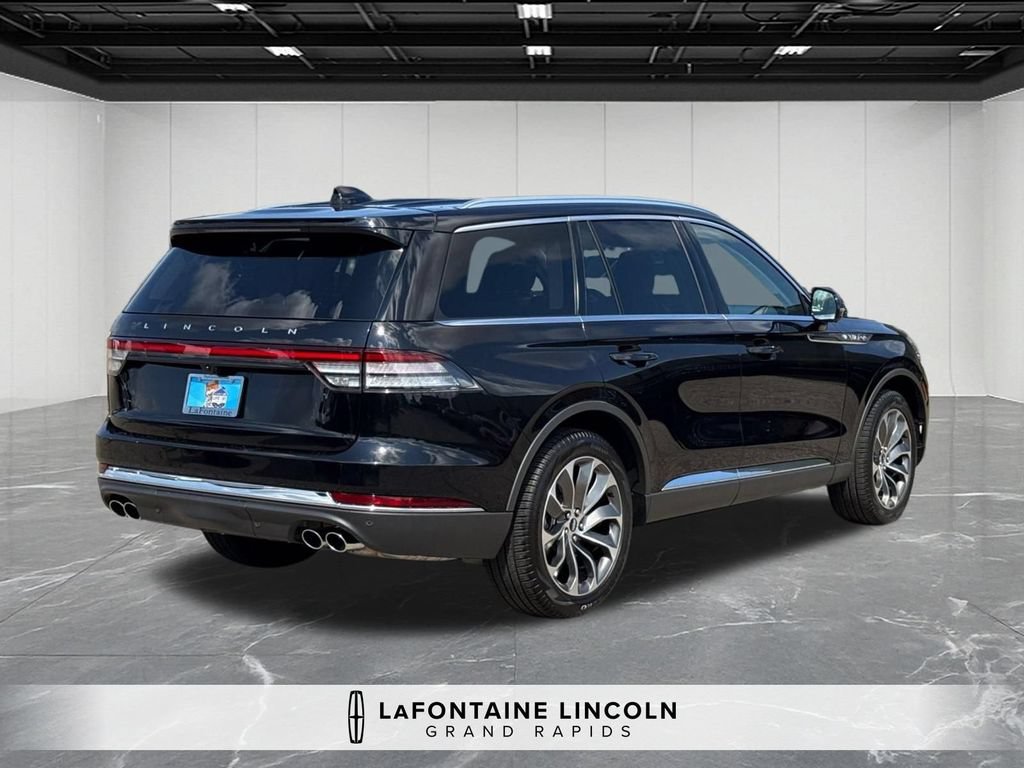 Certified 2026 Lincoln Aviator AWD image 5
