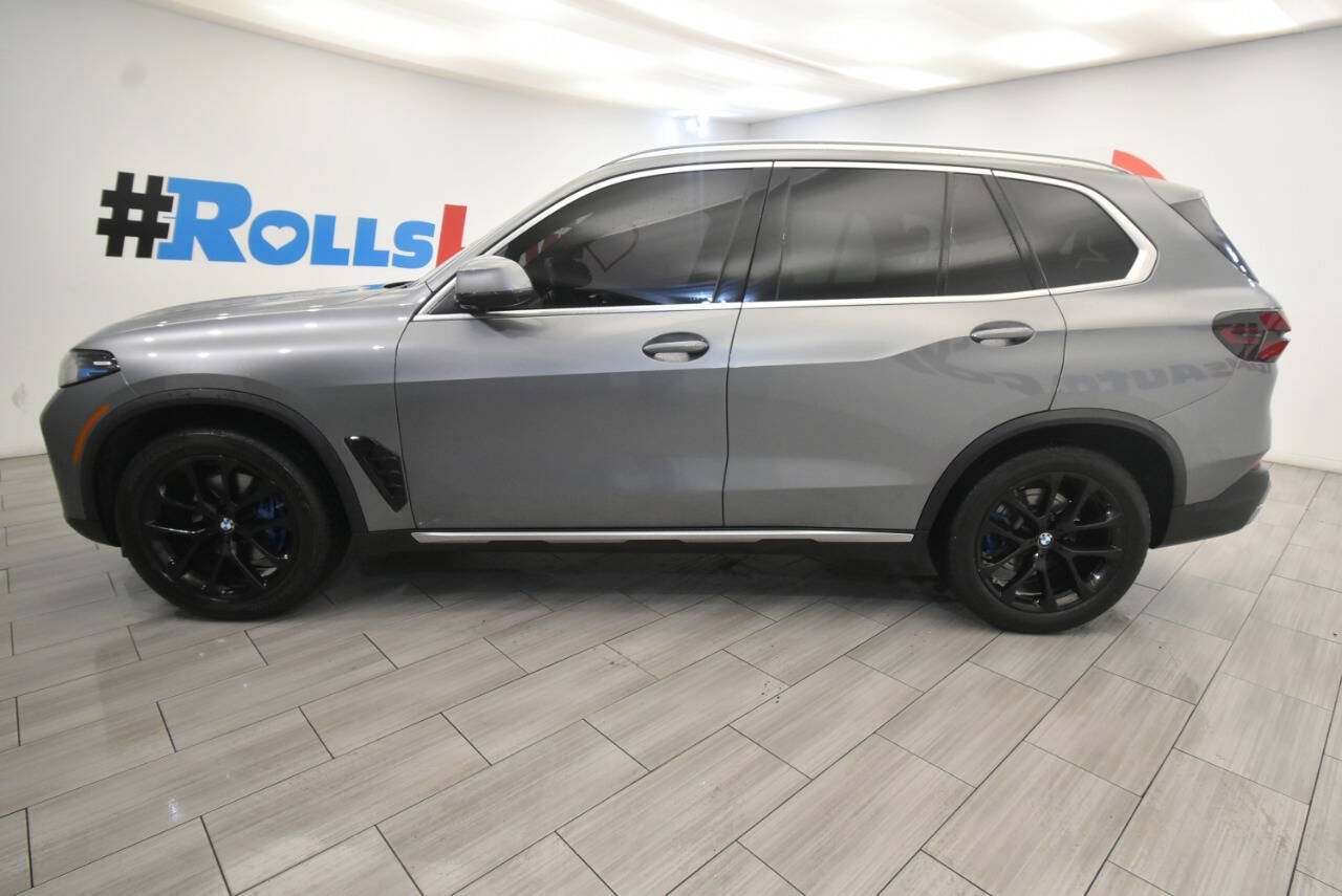 Used 2024 BMW X5 xDrive40i w/ Premium Package AWD/4WD image 2