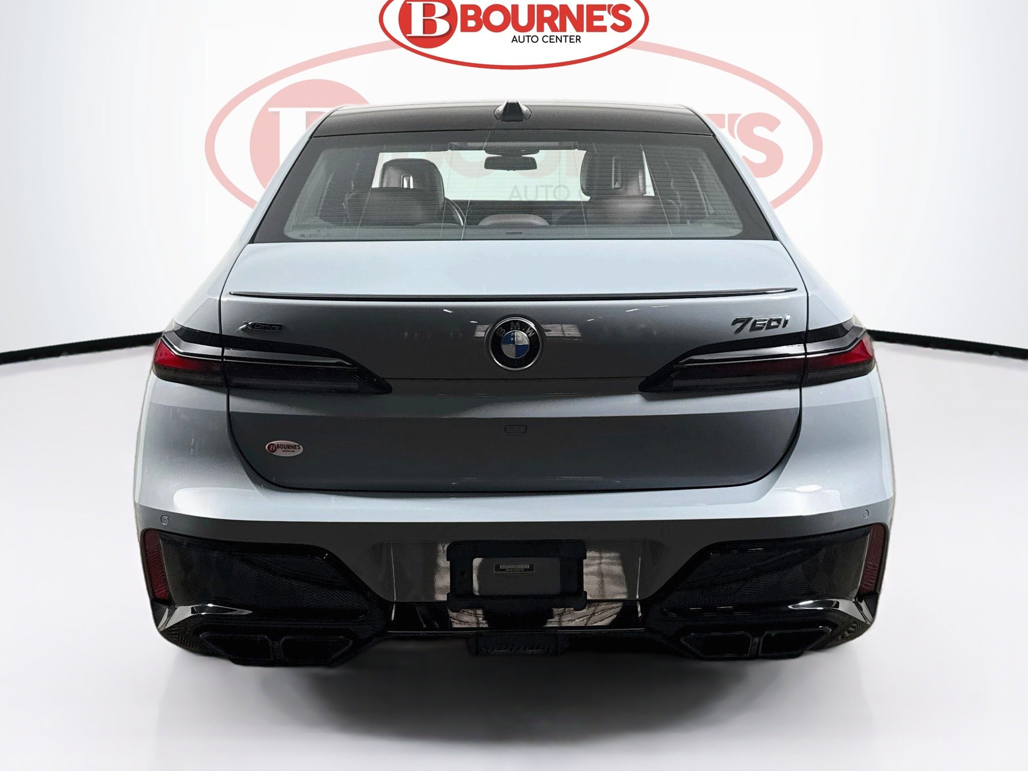 Used 2023 BMW 760i xDrive AWD/4WD image 11
