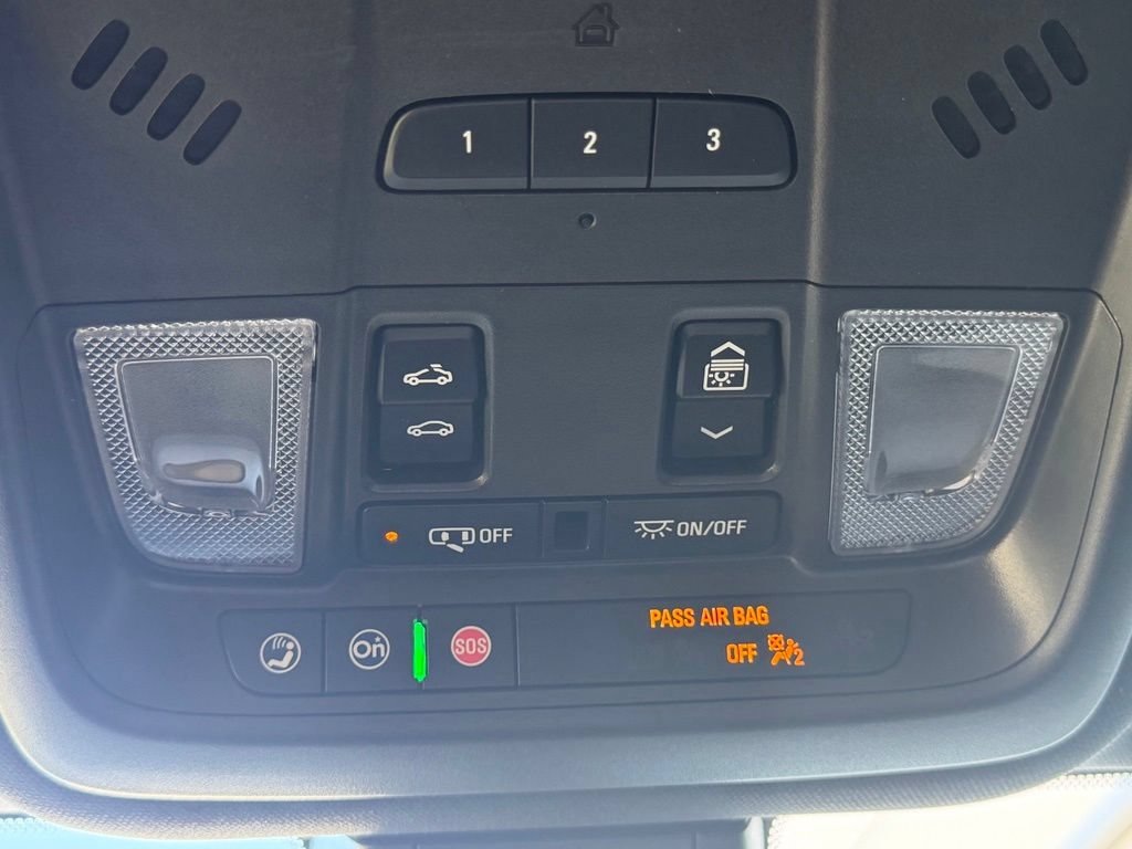 Used 2025 Cadillac XT6 Premium Luxury w/ Technology Package FWD image 31