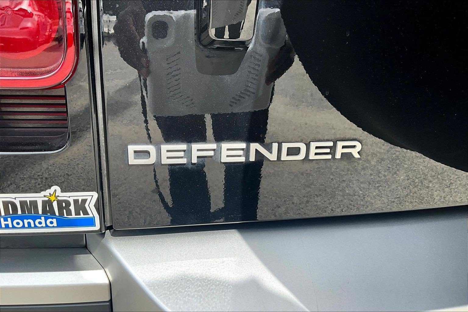 Used 2023 Land Rover Defender 110 S AWD/4WD image 33