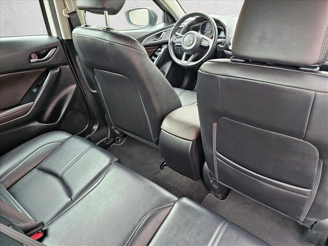 Used 2018 MAZDA MAZDA3 Touring FWD image 16