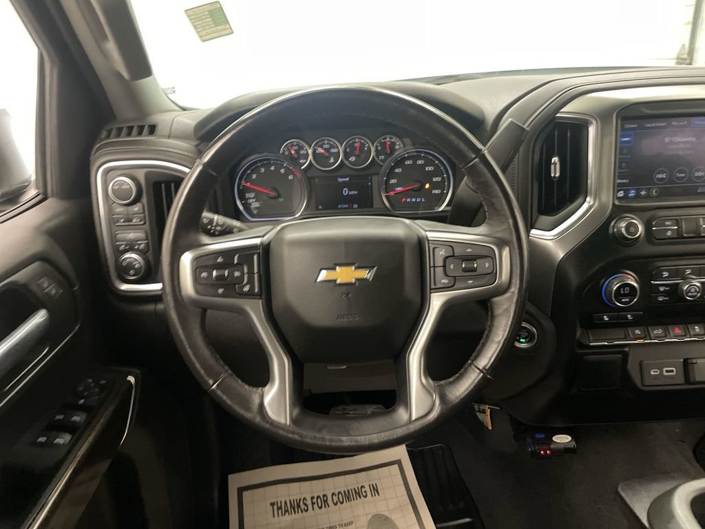 Used 2022 Chevrolet Silverado 1500 LT AWD/4WD image 5