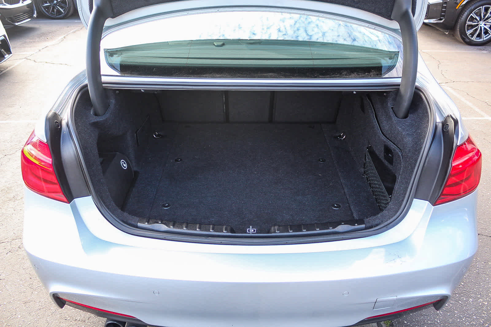 Used 2018 BMW 330e image 33