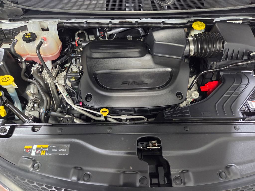 Certified 2023 Chrysler Voyager LX image 24