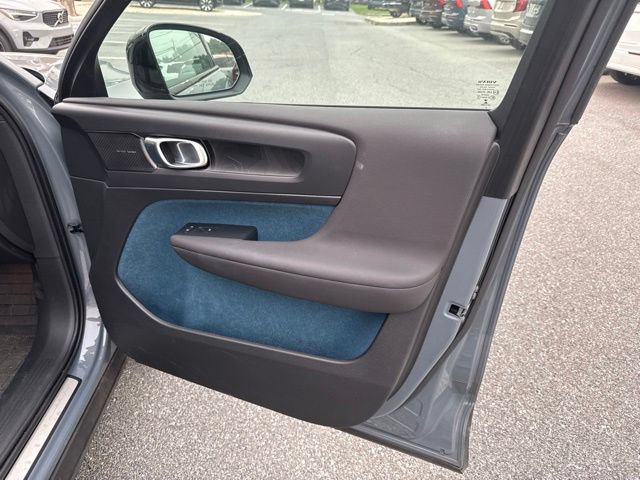 Certified 2023 Volvo C40 P8 Recharge Ultimate AWD/4WD image 6