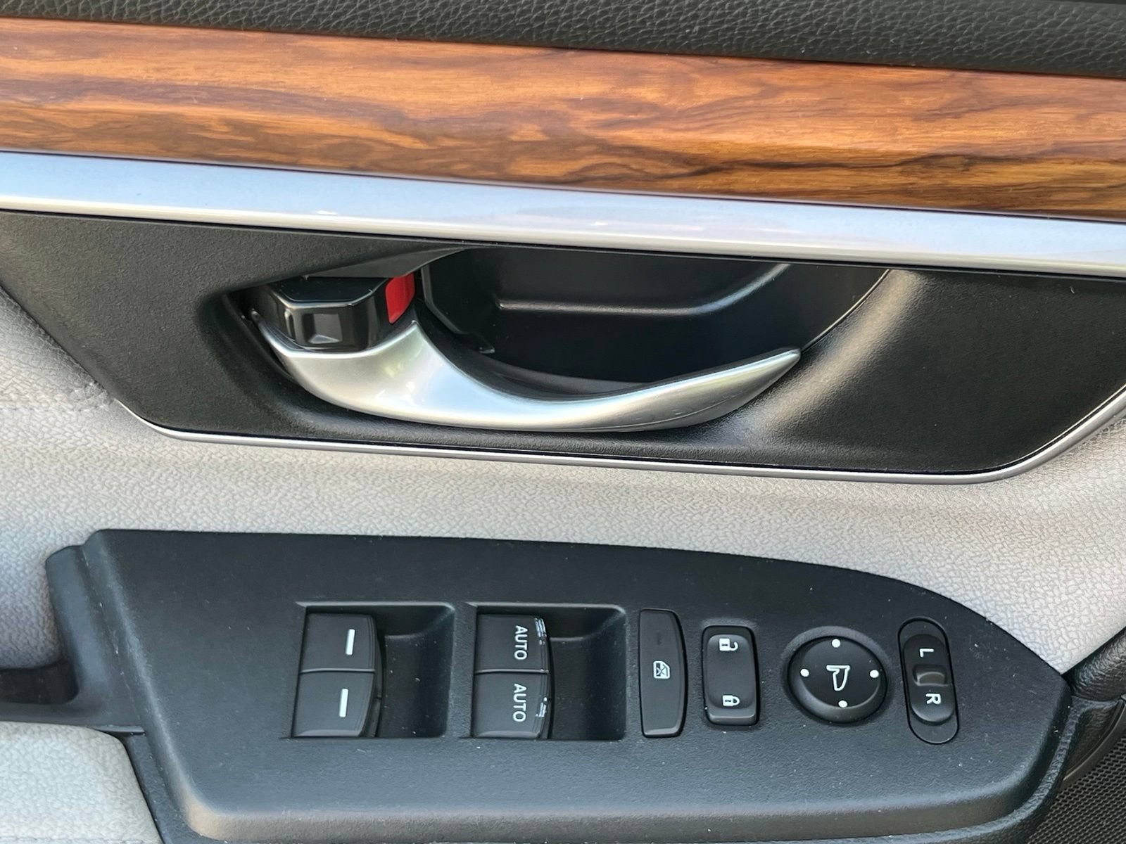Used 2018 Honda CR-V EX image 24