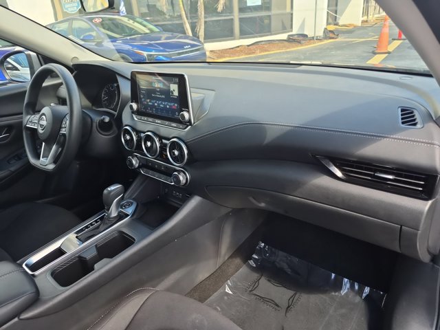 Used 2025 Nissan Sentra SV FWD image 28