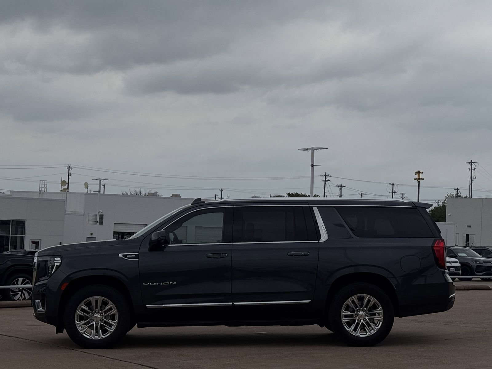 Used 2021 GMC Yukon XL SLT w/ SLT Luxury Package image 7