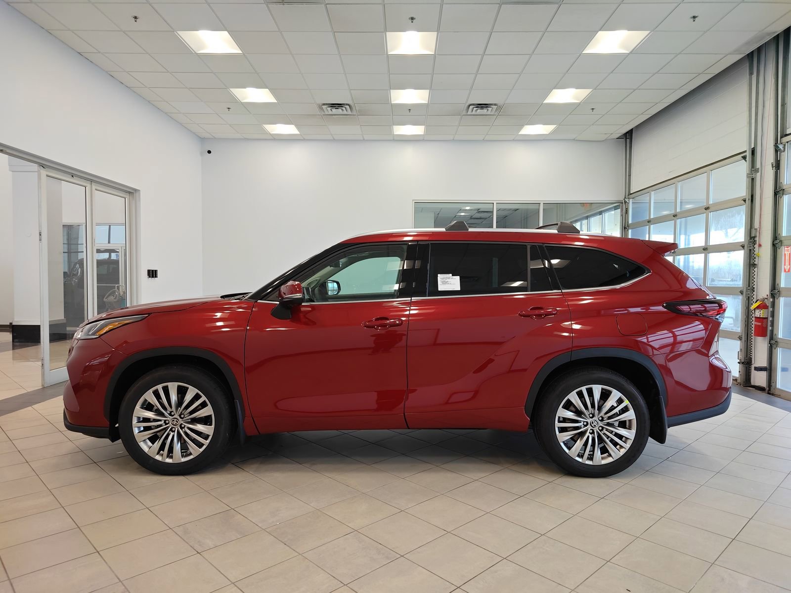 New 2026 Toyota Highlander Platinum image 7