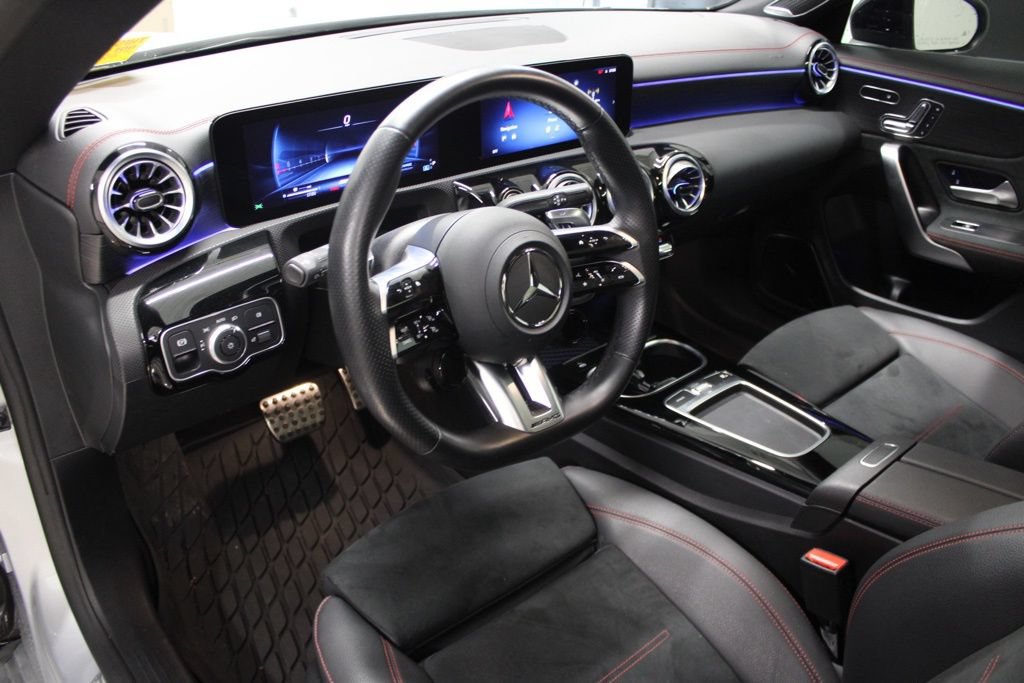 Used 2025 Mercedes-Benz CLA 35 AMG 4MATIC image 4