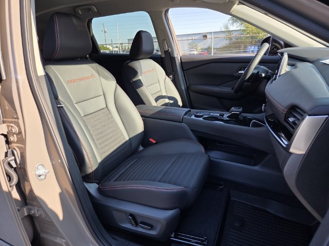 New 2026 Nissan Rogue SV AWD/4WD image 13