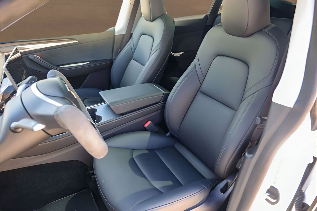 Used 2024 Tesla Model Y Performance image 7