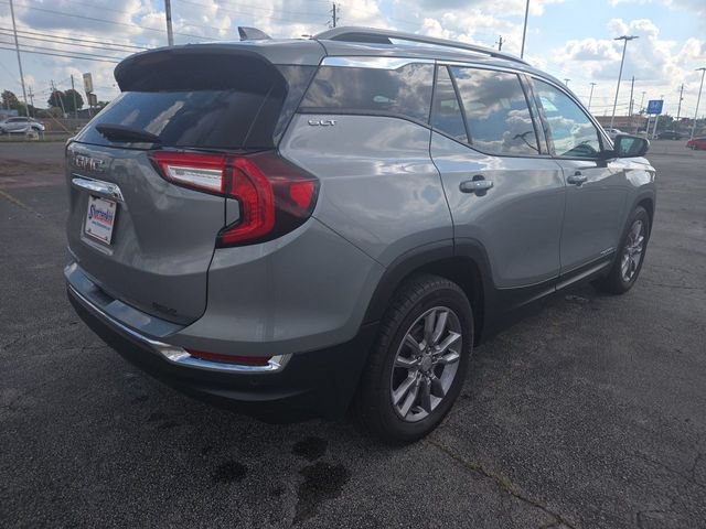Used 2024 GMC Terrain SLT w/ Tech Package FWD image 8