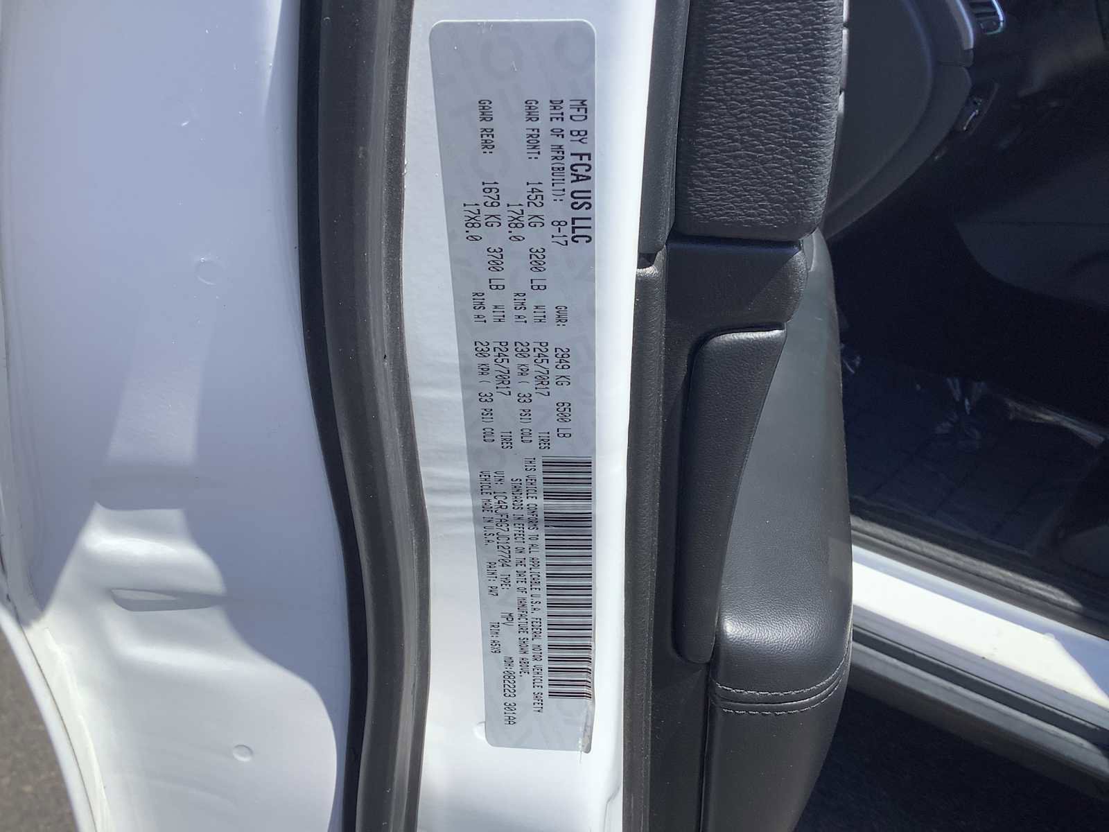 Used 2018 Jeep Grand Cherokee Laredo AWD/4WD image 21