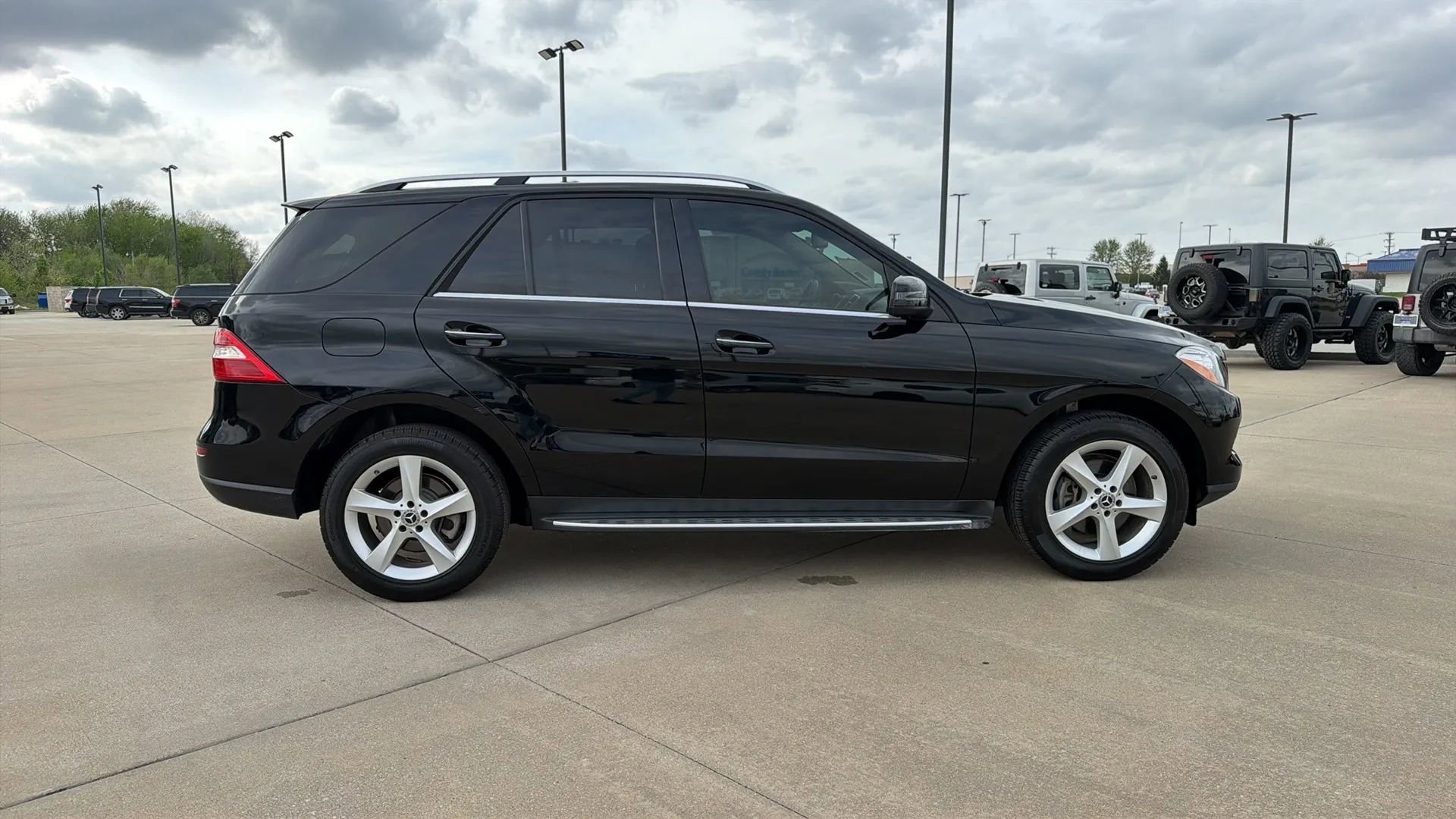 Used 2015 Mercedes-Benz ML 350 4MATIC image 24