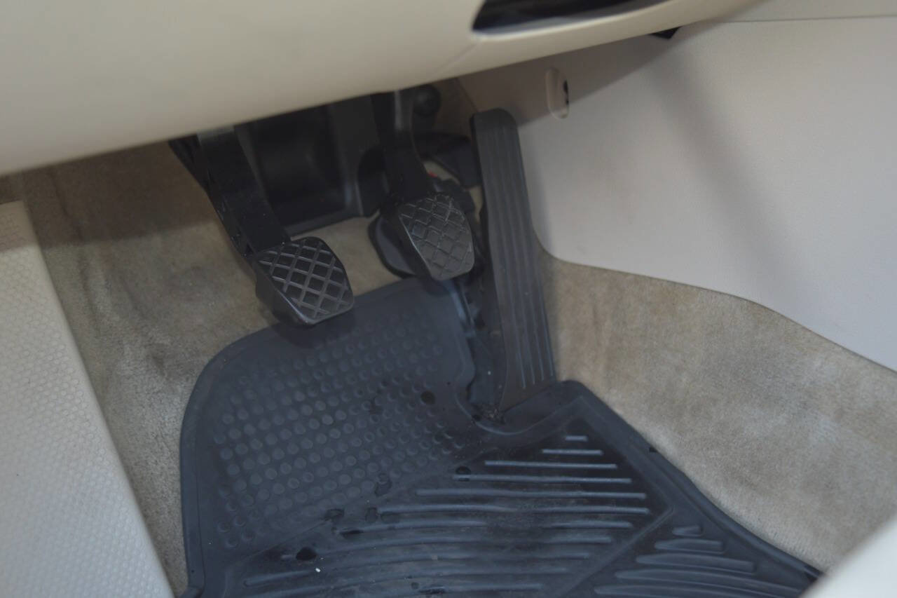 Used 2015 Volkswagen Passat TDI SE image 22