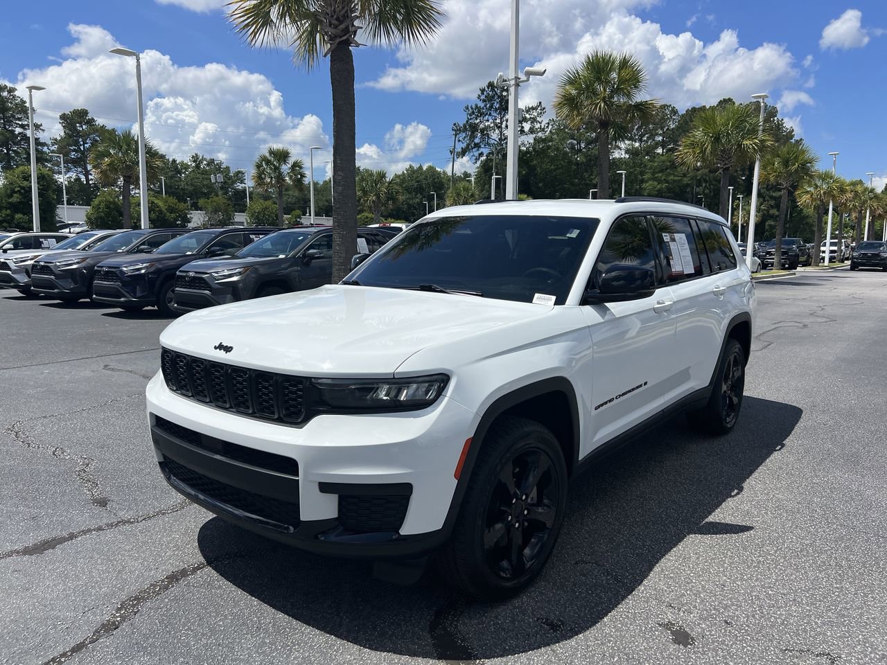 Used 2023 Jeep Grand Cherokee L Laredo AWD/4WD image 5