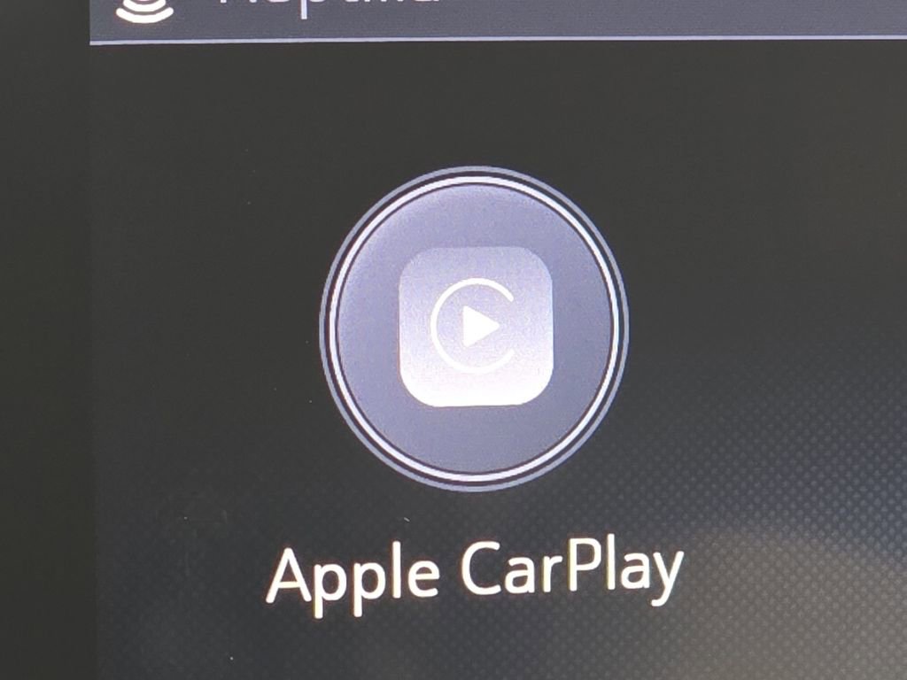 Used 2021 GMC Yukon Denali w/ Denali Premium Package image 6