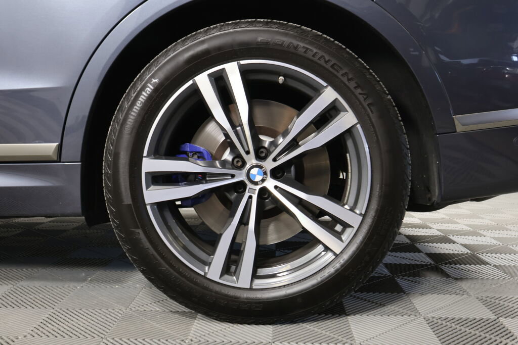 Used 2020 BMW X7 M50i image 10