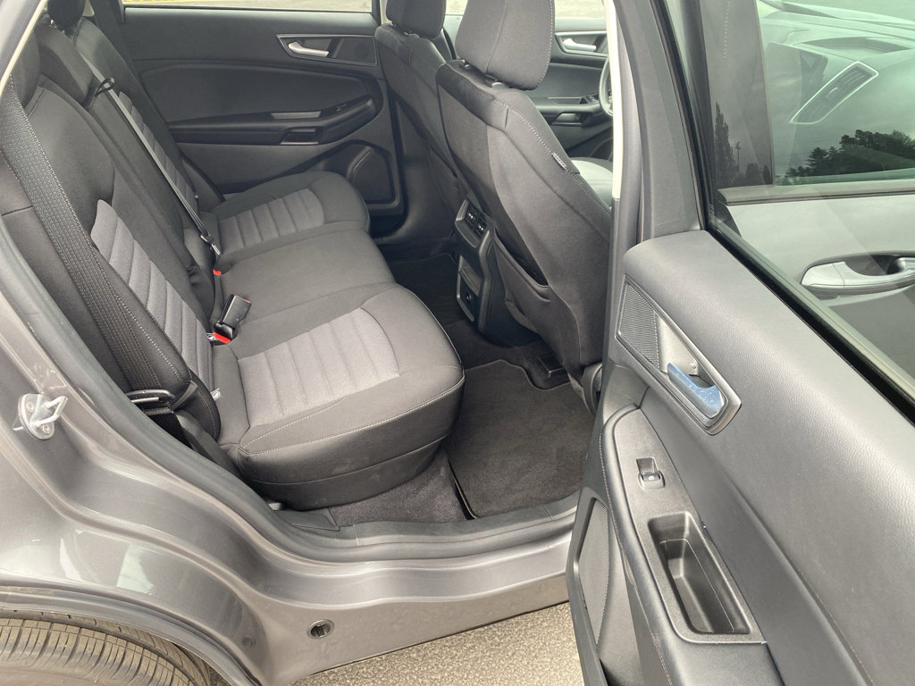 Certified 2022 Ford Edge SE w/ Black Appearance Package image 11