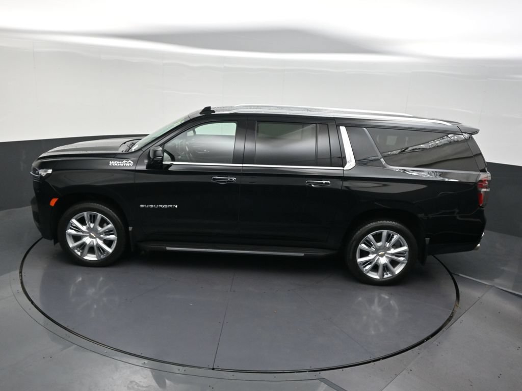 Used 2024 Chevrolet Suburban High Country AWD/4WD image 16
