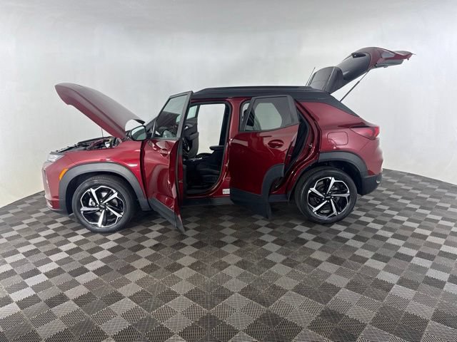Used 2023 Chevrolet TrailBlazer RS w/ Convenience Package FWD image 9