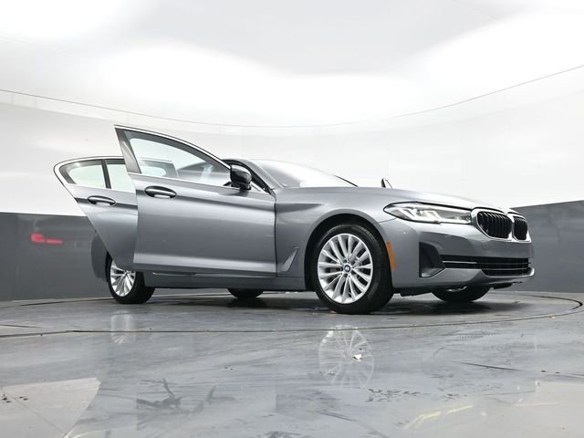 Used 2023 BMW 530i xDrive image 40