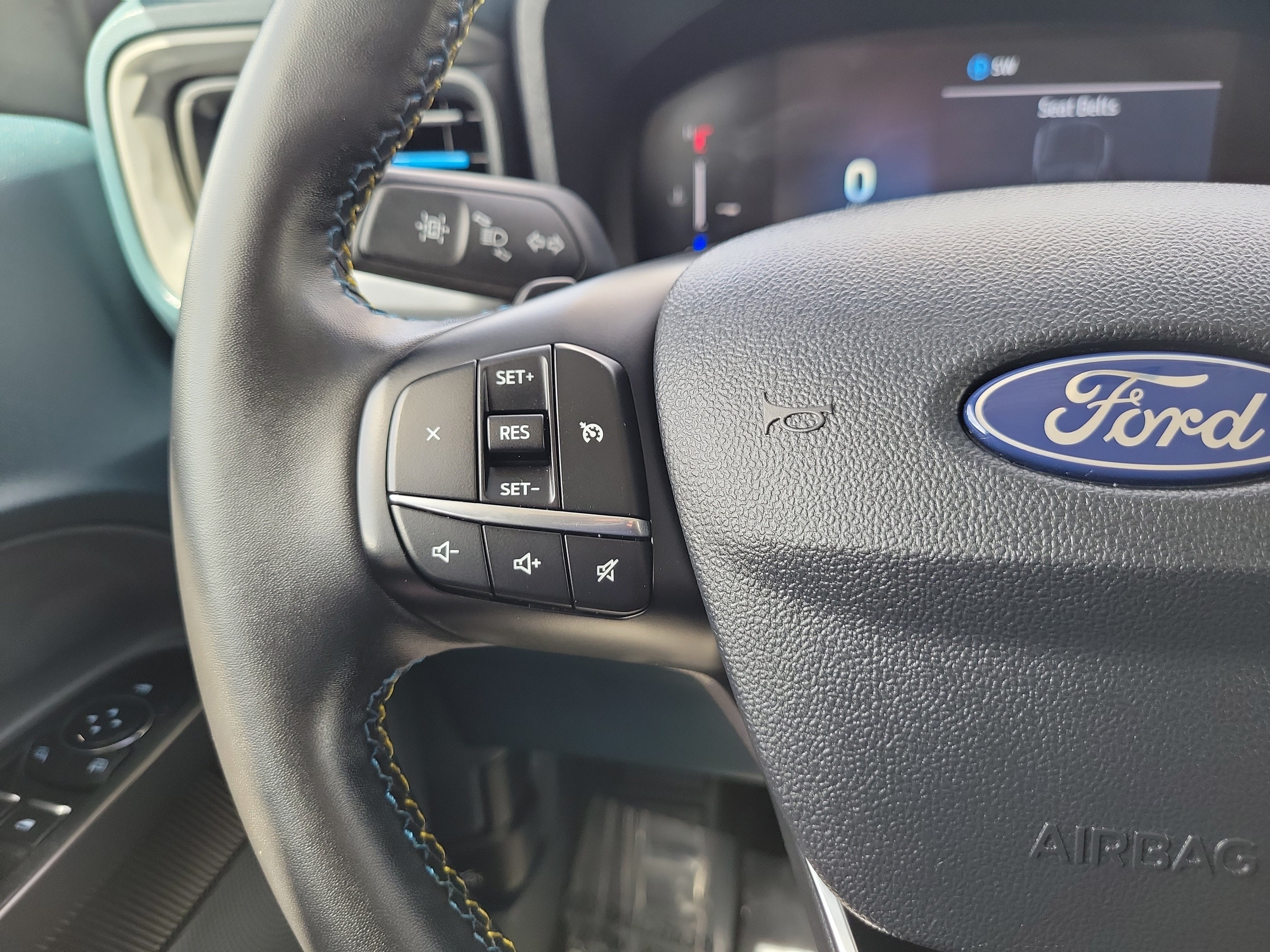 Used 2025 Ford Maverick Lobo AWD/4WD image 19