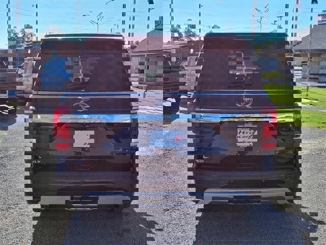 Used 2021 Ford Expedition XLT image 19