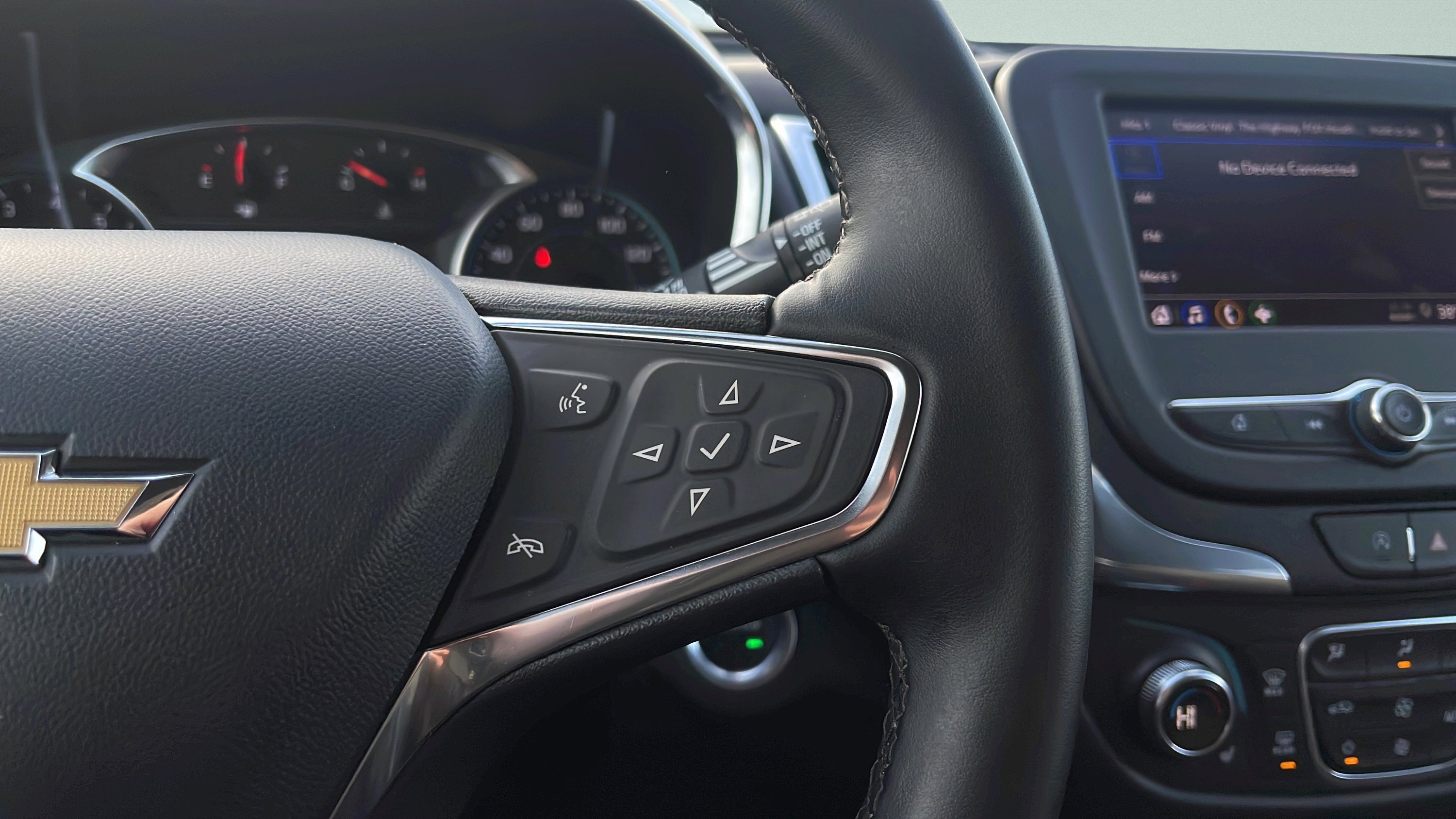 Used 2024 Chevrolet Equinox LT image 11