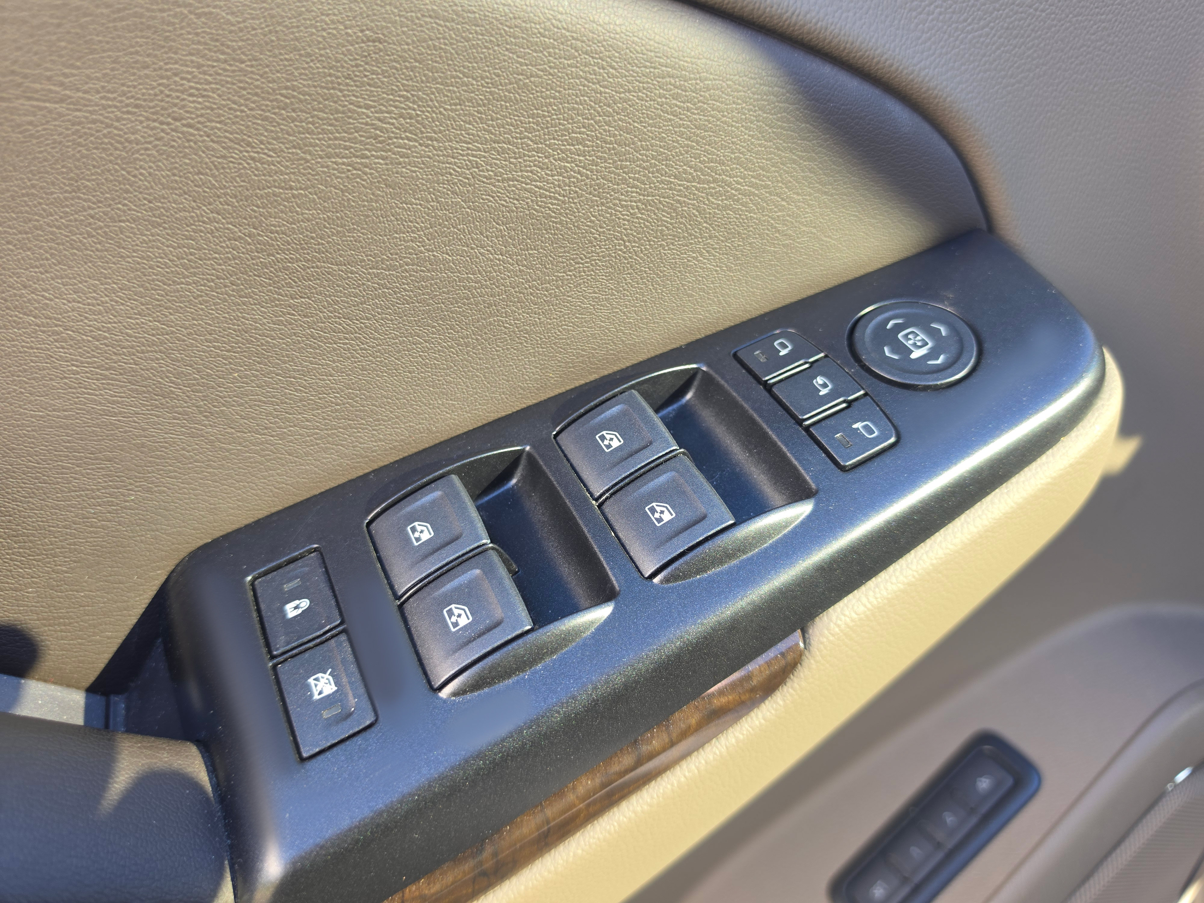 Used 2019 Chevrolet Tahoe LT AWD/4WD image 14