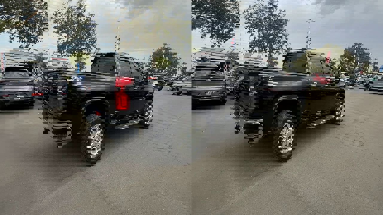 Used 2020 Chevrolet Silverado 2500 LTZ w/ LTZ Premium Package image 7