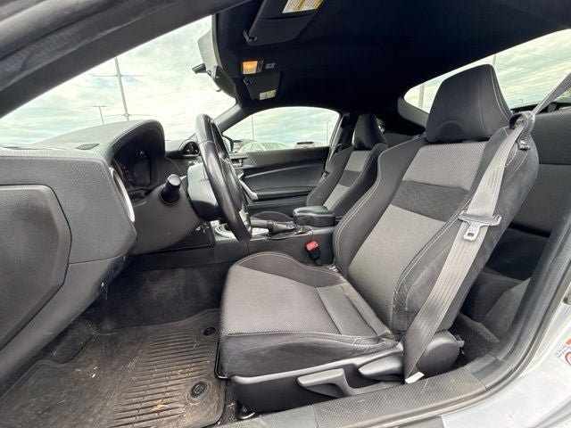 Used 2017 Toyota 86 RWD image 7
