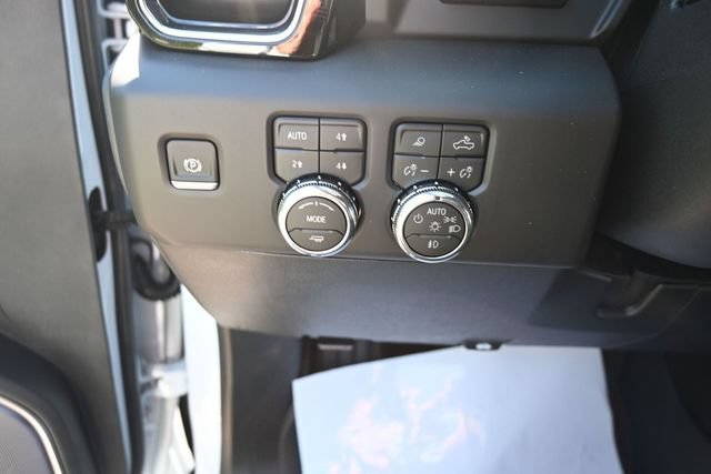 New 2026 GMC Sierra 3500 Denali w/ Denali Reserve Package AWD/4WD image 33
