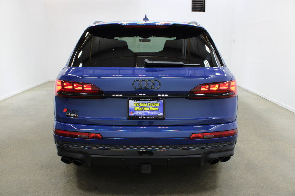 Used 2025 Audi SQ7 Prestige AWD/4WD image 4