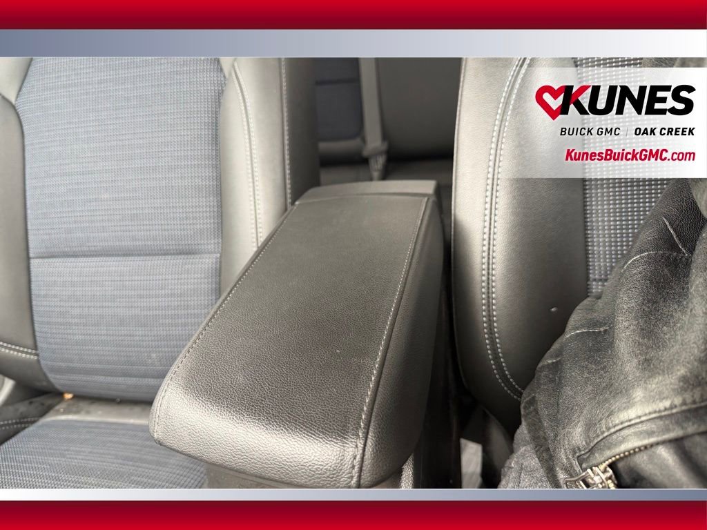 Used 2025 Buick Envista Preferred w/ Convenience I Package FWD image 23